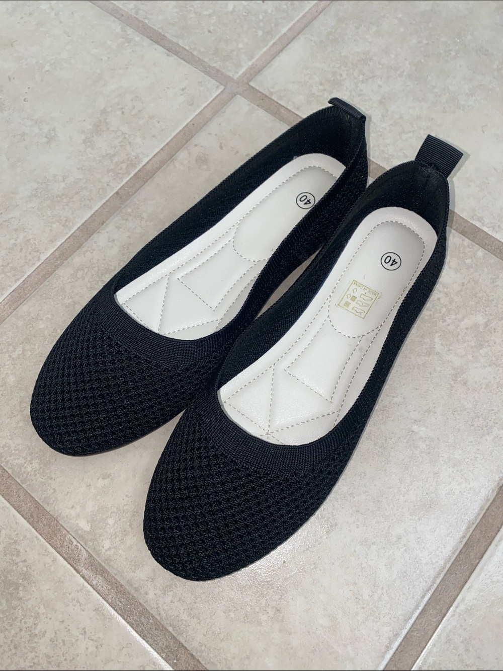 WOMENS FLATS SZ 8